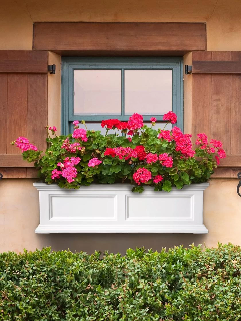 Fairfield Self-Watering Window Box, 3’ 1 Fairfield Self-Watering Window Box, 3’