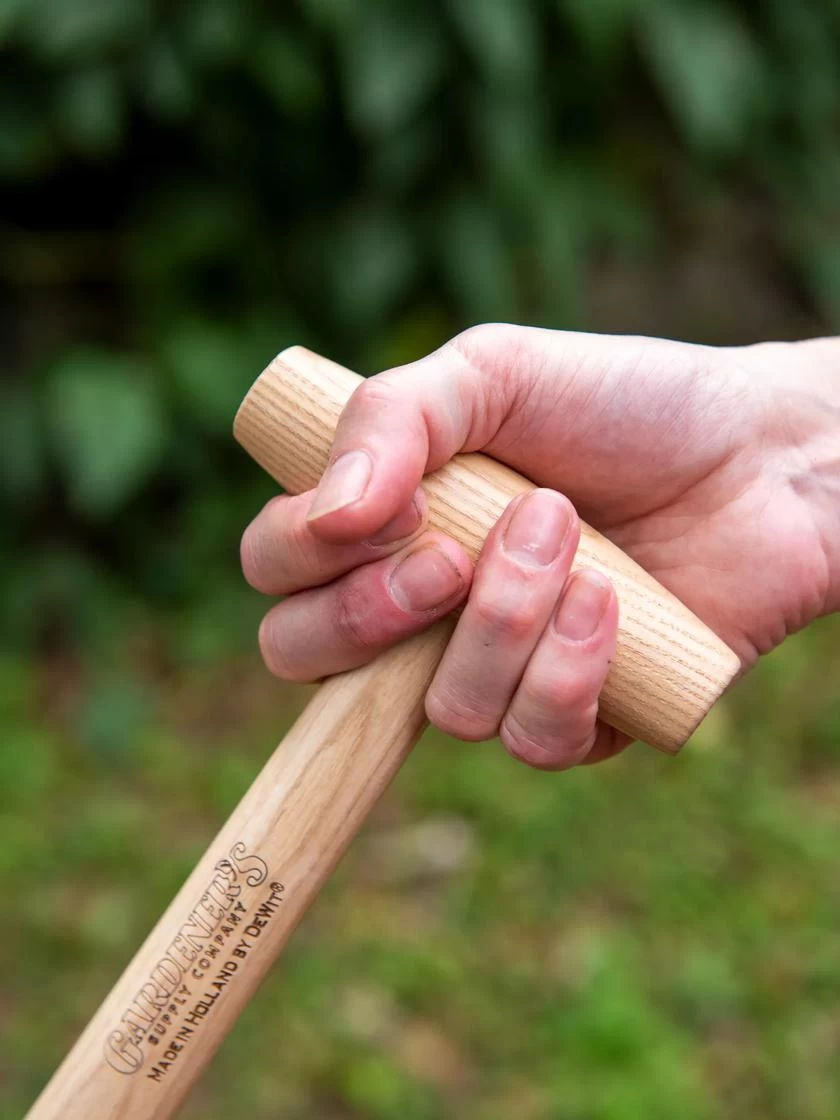Gardener’s Lifetime Perennial Fork With Short T-Handle 3 Gardener’s Lifetime Perennial Fork With Short T-Handle - Image 3