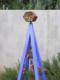 Bee Bungalow + Akoris Garden Tuteur Sr. -Green Haven Shop 8600532 02V tif