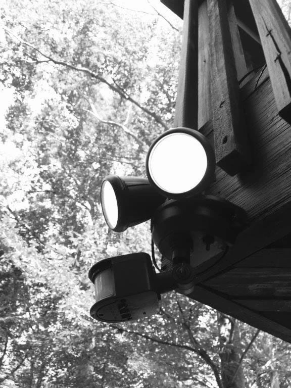 MAXSA®Solar Dual Head LED Motion Activated Light 3 MAXSA®Solar Dual Head LED Motion Activated Light - Image 3